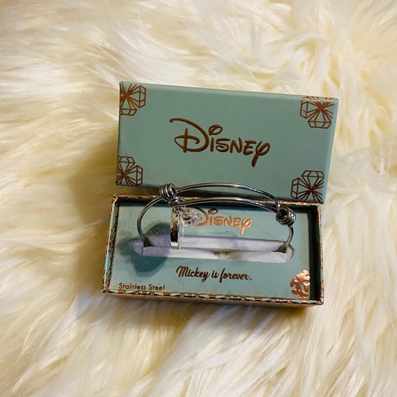 Beautiful Disney Mickey Mouse Bracelet - Picture 2 of 3